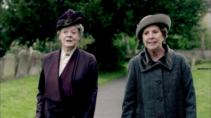 Maggie Smith y penelope Wilton  en la quinta temporada de Downton Abbey